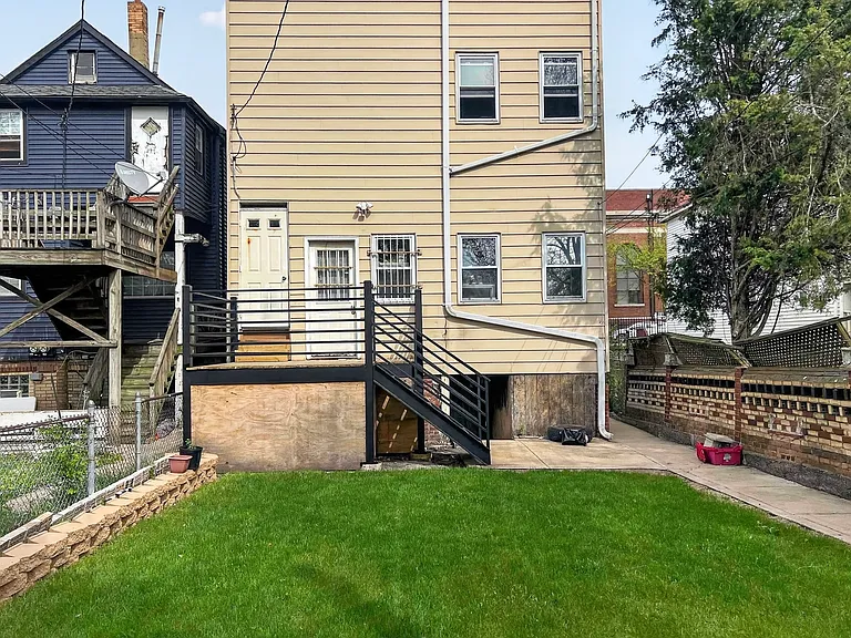 9046 S Brandon Ave #3 — Photo 14