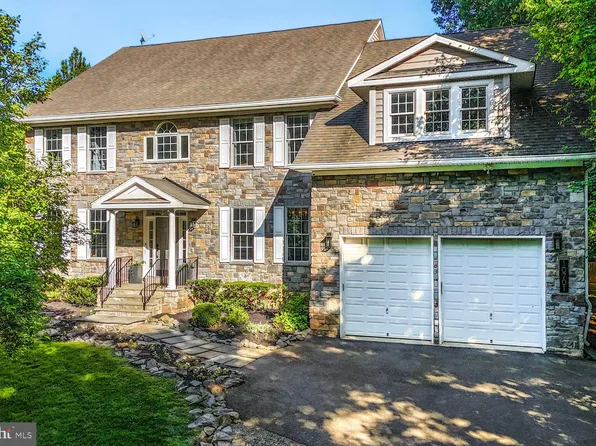 10701 Hunting Ln, Rockville, MD 20850