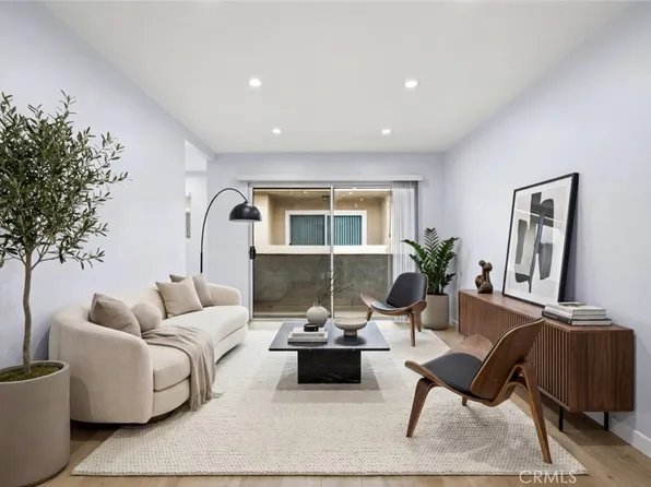 6245 Woodman Ave APT 209, Van Nuys, CA 91401
