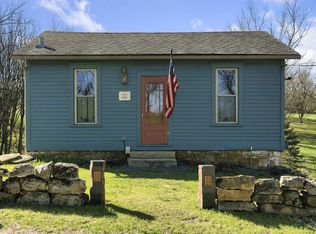 121 Antoine St, Mineral Point, WI 53565