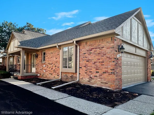 4067 Willoway Place Dr, Bloomfield Township, MI 48302