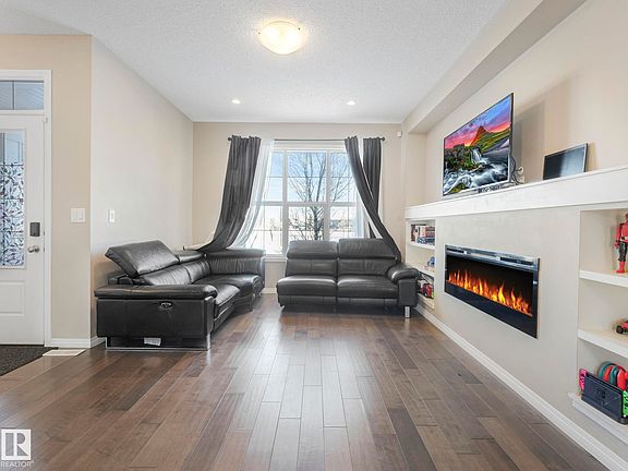 5th image of 8119 Chappelle Way SW