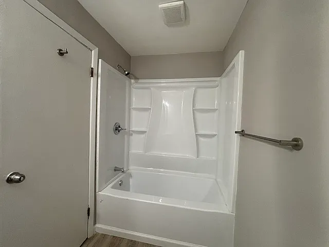 3 bed, 1200 sqft, $1,450 — Photo 3