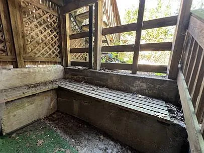 221 Lancaster St — Photo 9