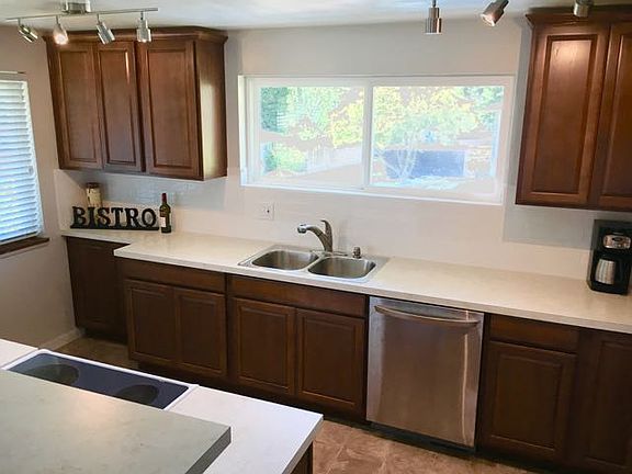 Newly Renovated Kitchen