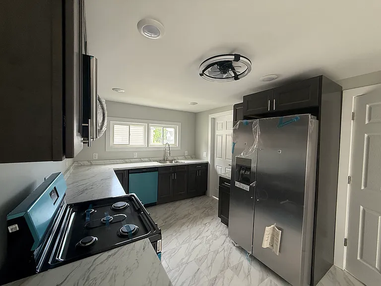 294 Oak St #1 — Photo 2