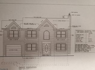 116 Lake Shore Dr, Lake Hiawatha, NJ 07034