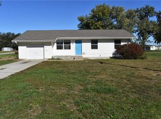 1209 Missouri St, Wathena, KS 66090