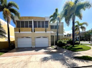 E Eighteen Calle Diana Parque Del Sol, Bayamon, PR 00959