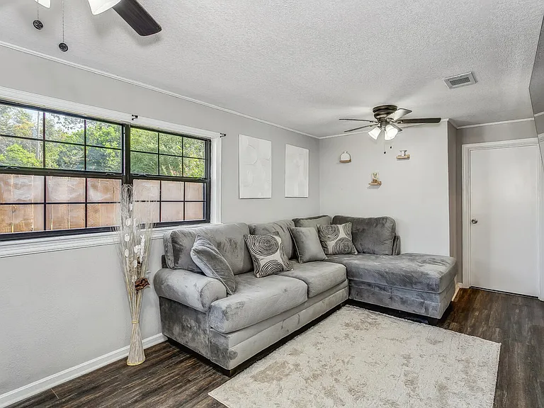 1205 Poppy Ave #B — Photo 6