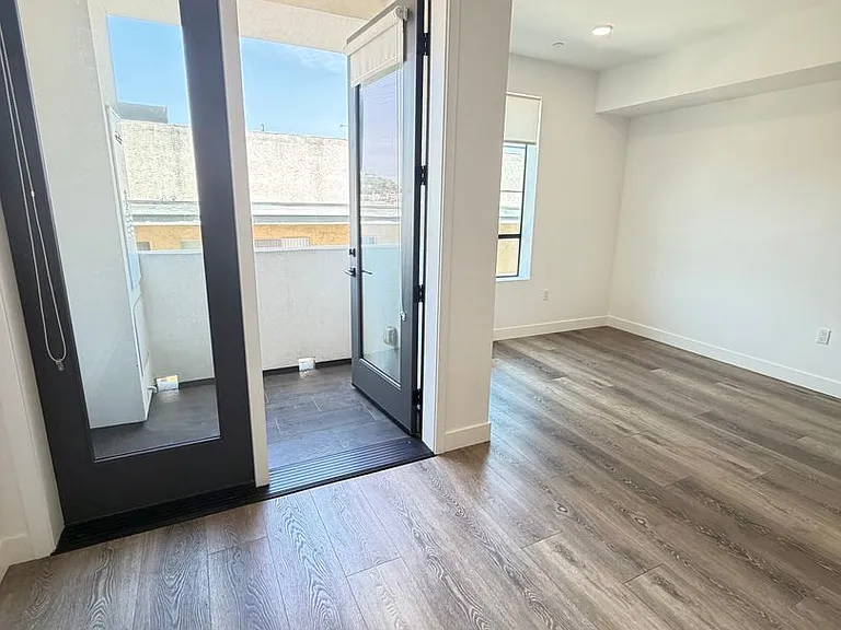 Montecito Lofts — Photo 33