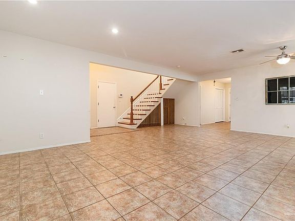 5th image of 1608 Thunderbird Ave