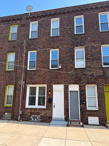2020 E Huntingdon St Photo 1