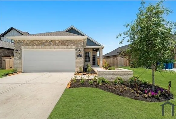 4 bed, $2,550 — Photo 2