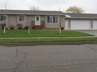 1870 Lawnridge Ave SE, Huron, SD 57350
