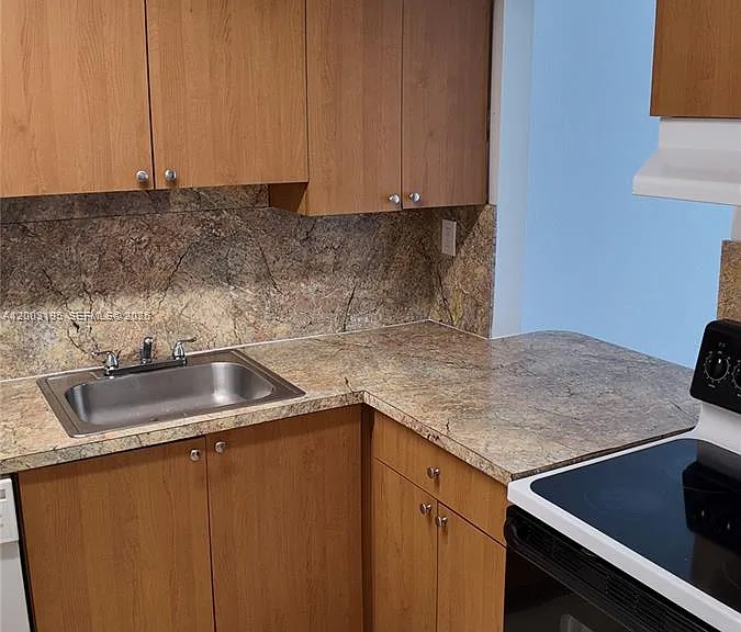 11140 SW 196th St #310 — Photo 2
