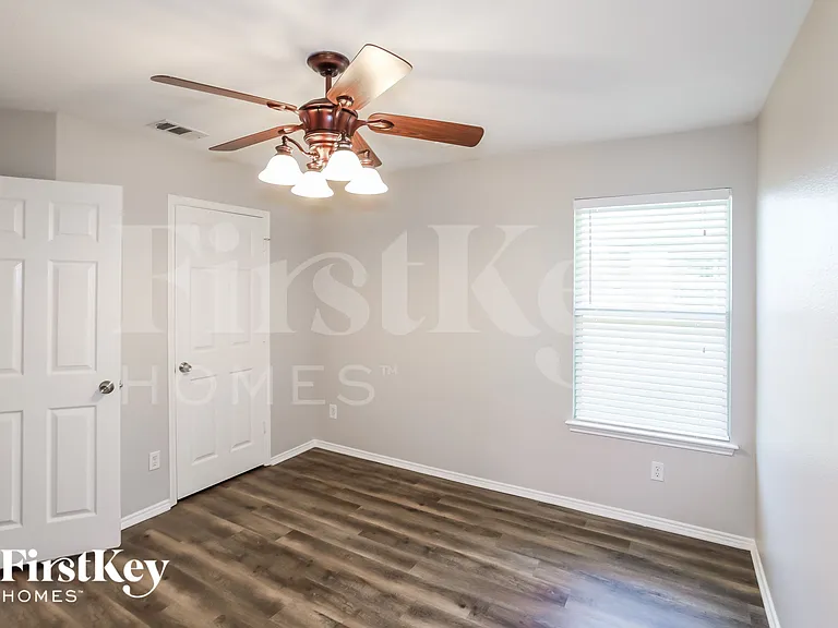 6908 Edgefield Dr — Photo 12