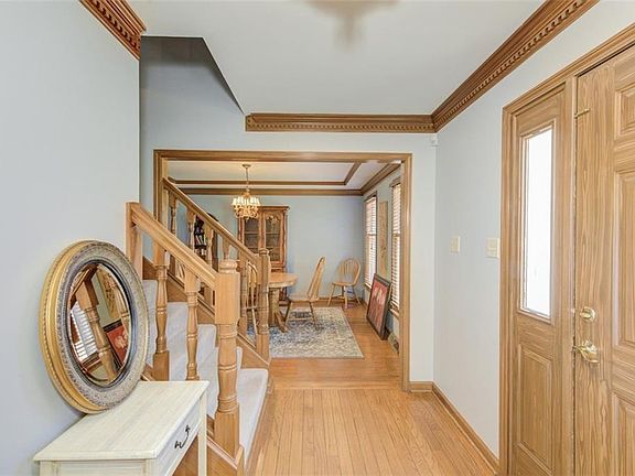 5th image of 988 Queensborough Ct