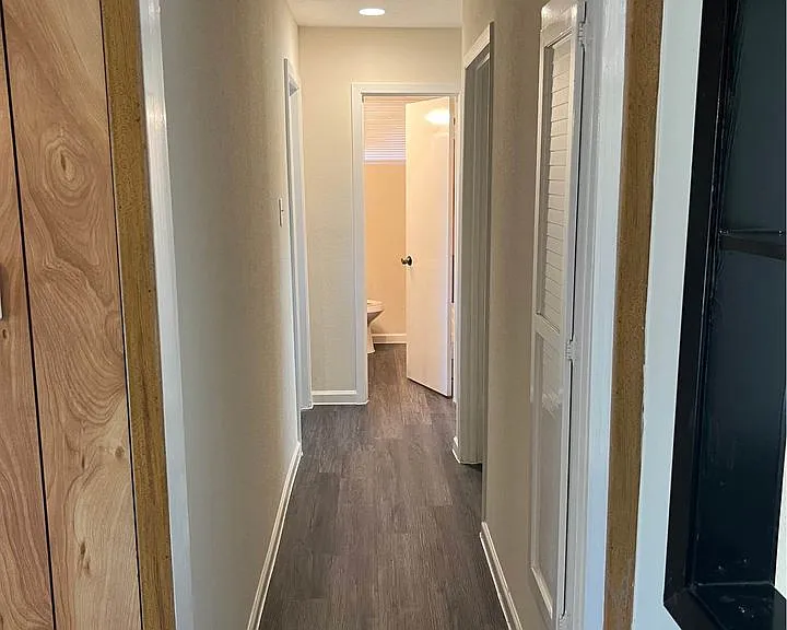 10910 Sela Ln — Photo 6