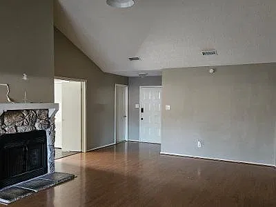 17306 Thorhill St — Photo 4