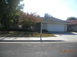 2438 Dennis Ave, Clovis, CA 93611