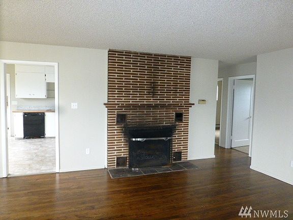 3rd image of 1072 Alder Ave