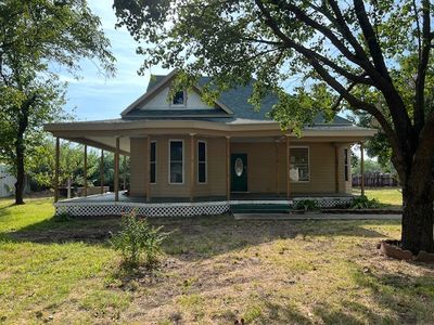 208 S Main St, Collinsville, TX, 76233