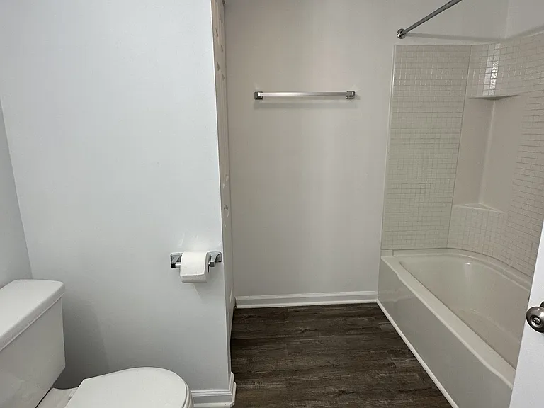 701 W Russell Rd — Photo 15