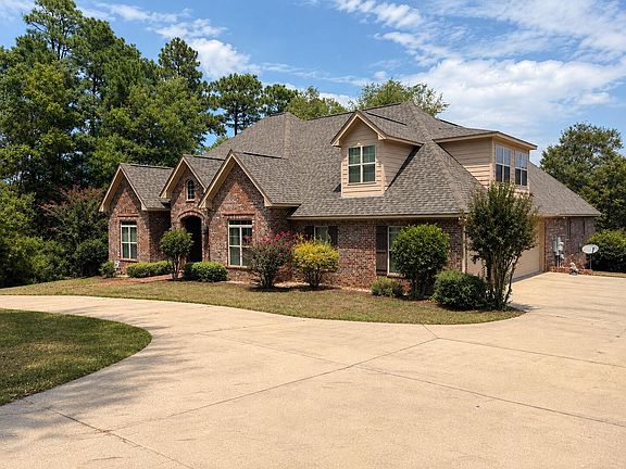2nd image of 121 Lake Estates Dr