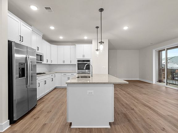 3rd image of 23688 Bolton Crescent Ter