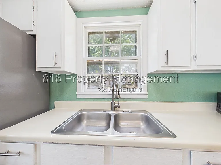 810 S Woodland Ave — Photo 8