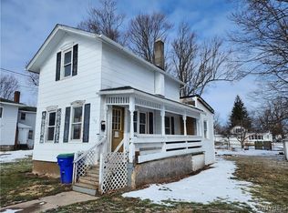 108 Hedley St, Medina, NY 14103