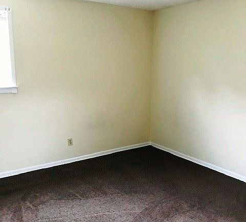 4th image of 1406 Garden Dr APT C