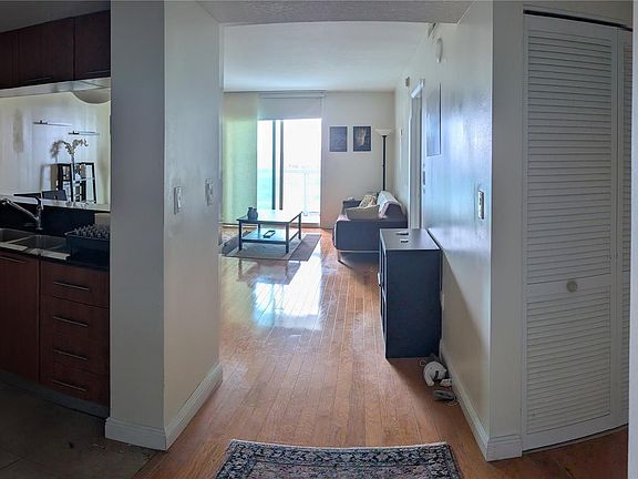4th image of 1800 N Bayshore Drive #1908