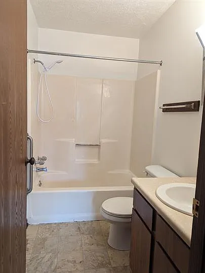 84 W Rebecca St #16 — Photo 3