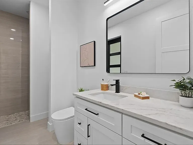 15101 Leipzig Cir — Photo 11