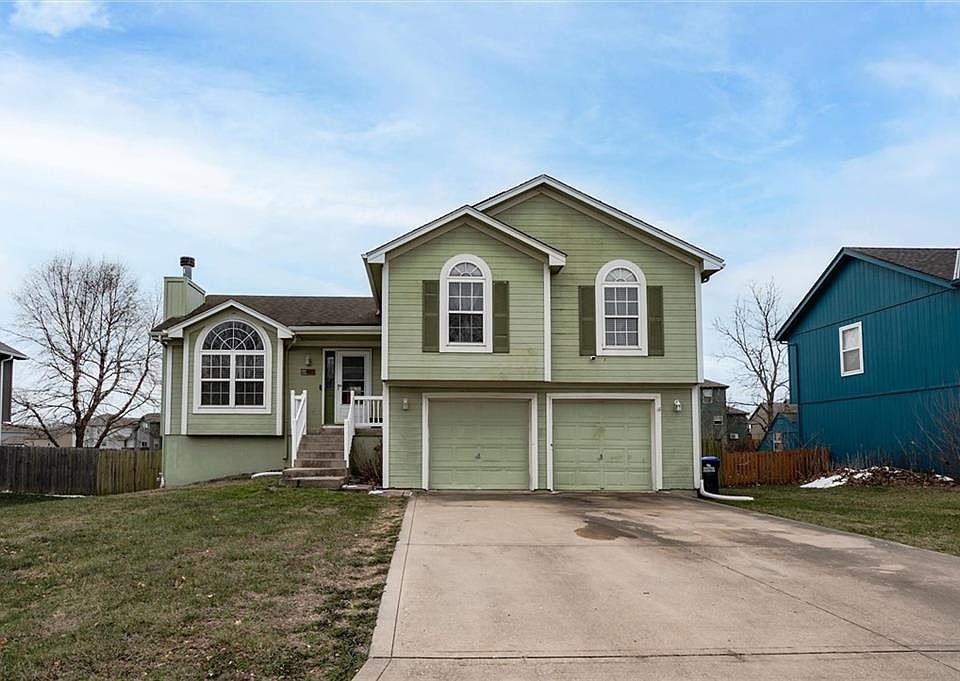 1st image of 907 Spruce Dr