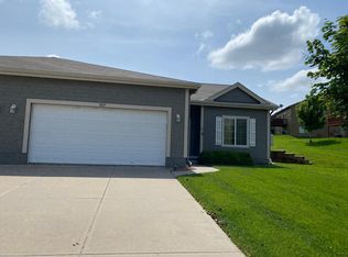5039 S 196th Cir, Omaha, NE 68135