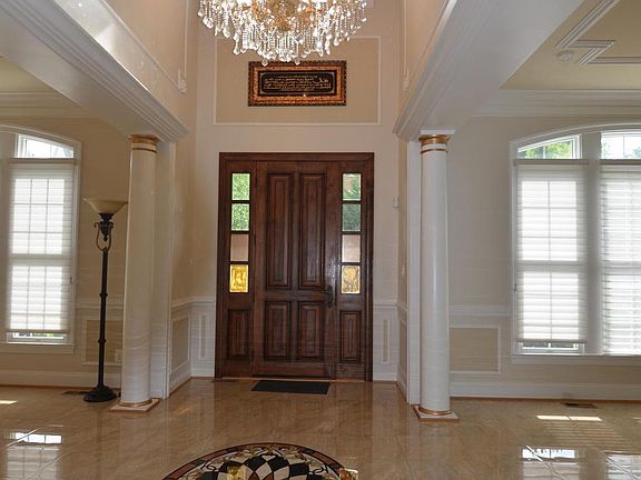 3rd image of 1583 Maddux Ln