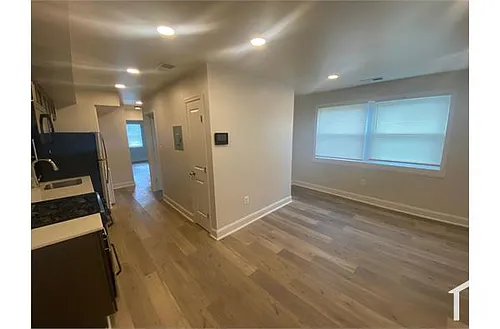424 55th St NE #11 Photo 1