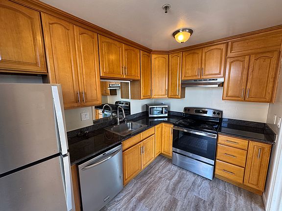 5th image of 420 Perkins St APT 402