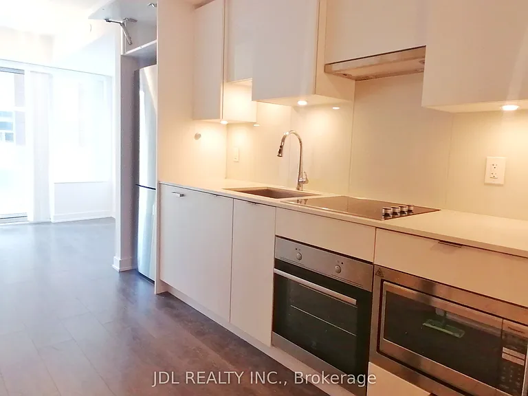 195 Redpath Ave #807 — Photo 1