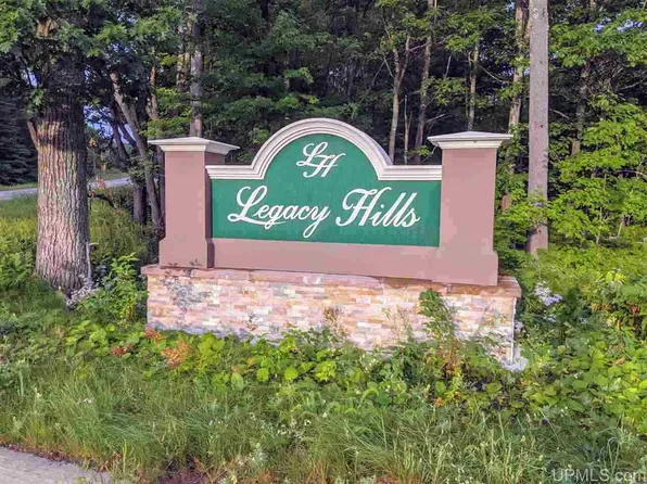 185 Everly Way, Marquette, MI 49855