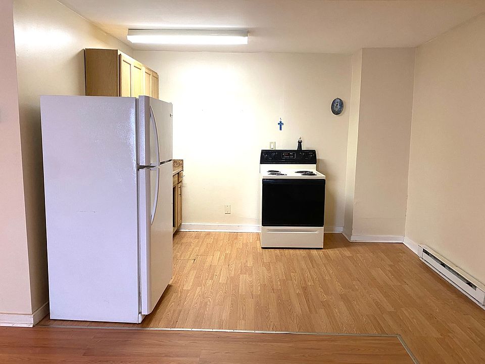 2nd image of 43-49 Oak St #43