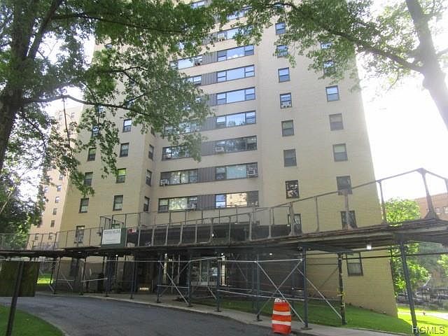 1st image of 7 Fordham Hill Oval APT 1-G