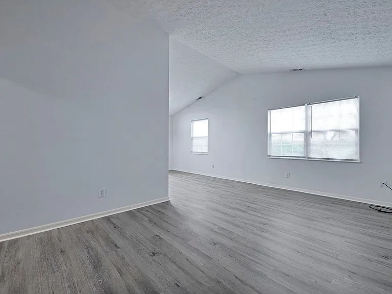 Stratford Commons — Photo 14