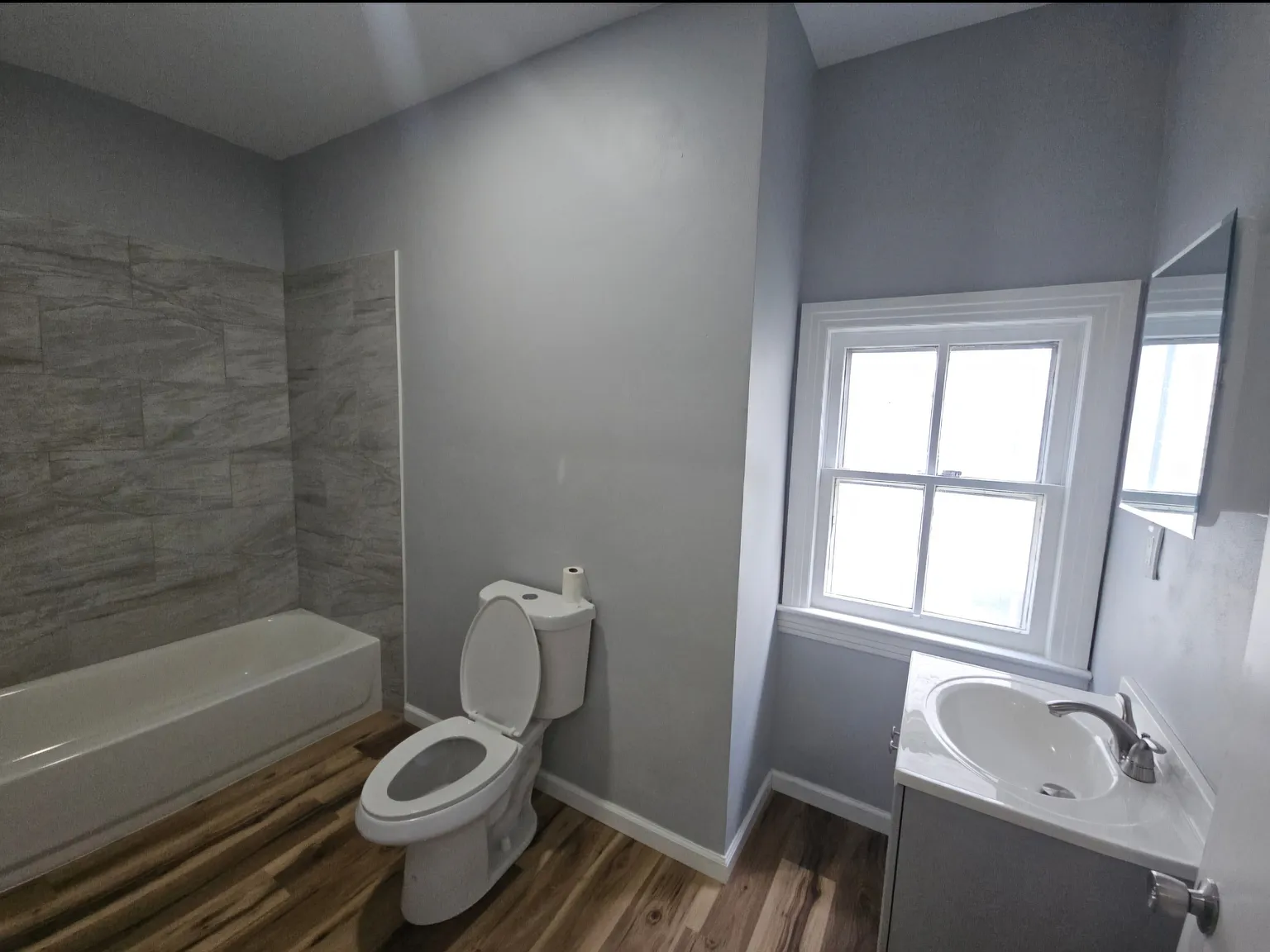 53 Park Ave — Photo 3