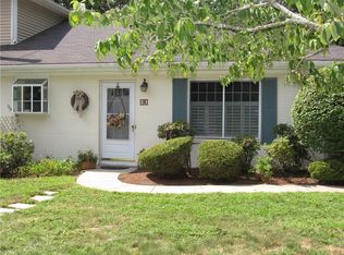 83 Governors Hl, West Warwick, RI 02893