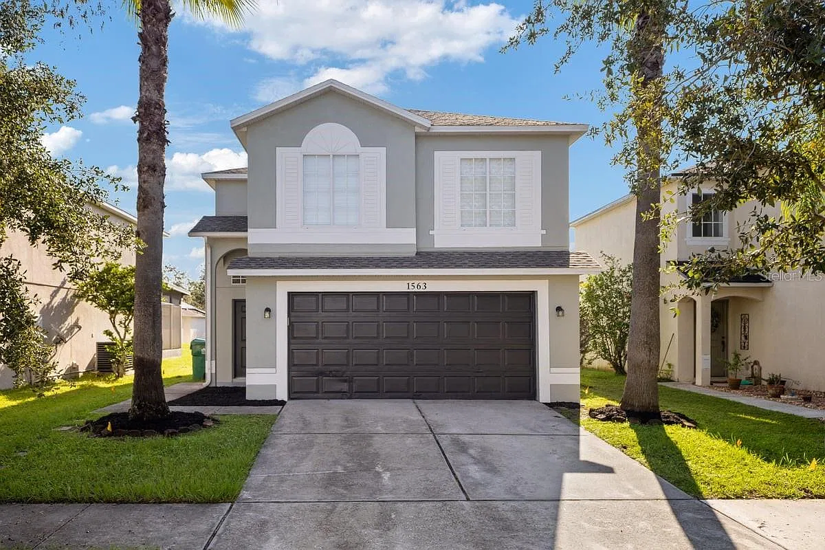 3 bed, 2.5 bath, 1541 sqft, $2,400 — Photo 1