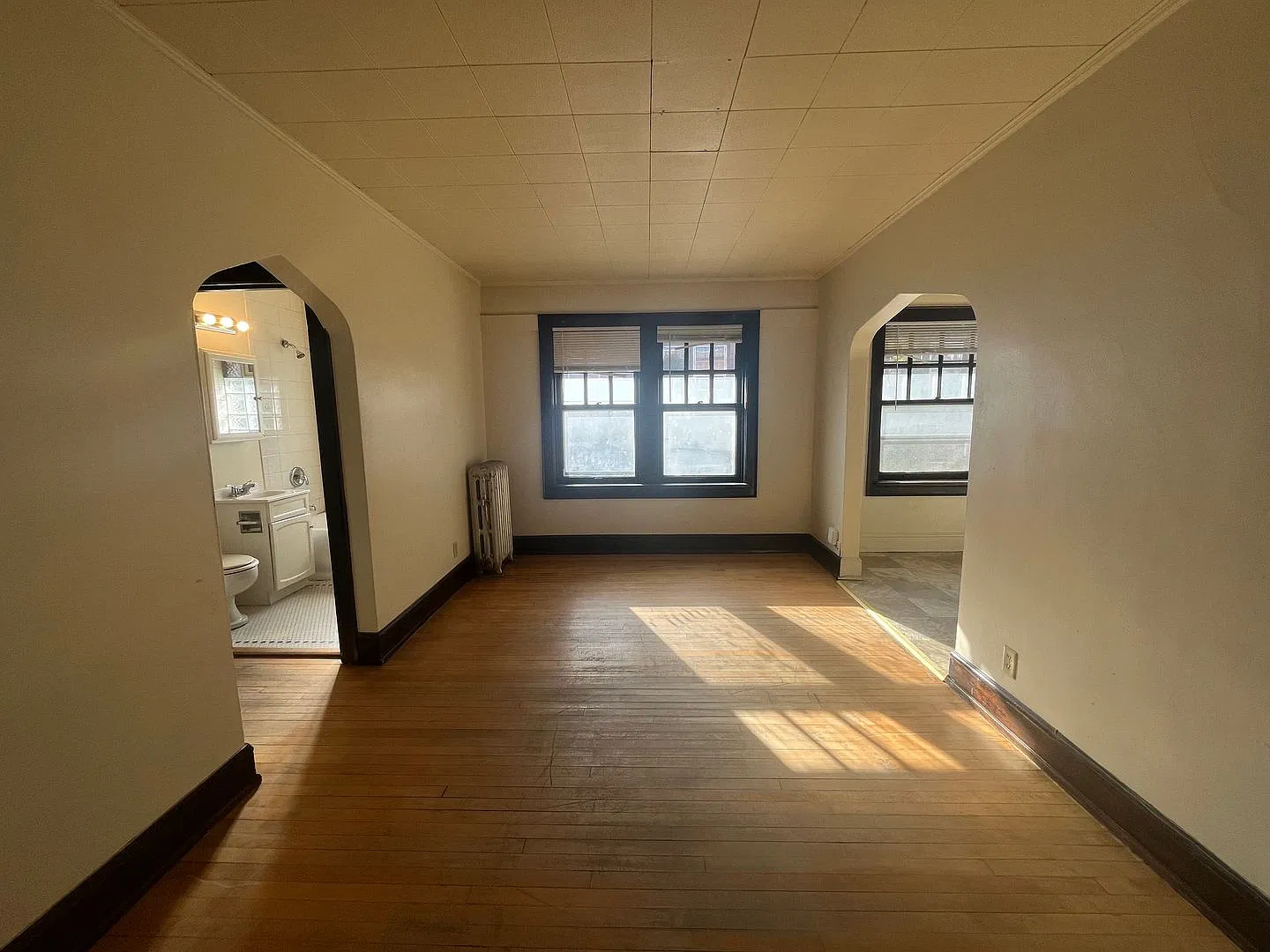 1827 E Park Pl — Photo 2